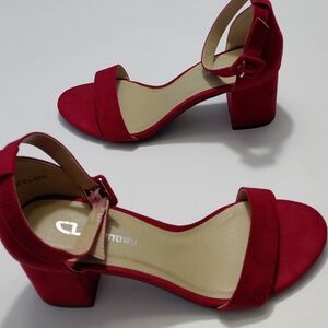 CHINESE LAUNDRY Women's Jody Red Ankle Strap Heeled  Sandals